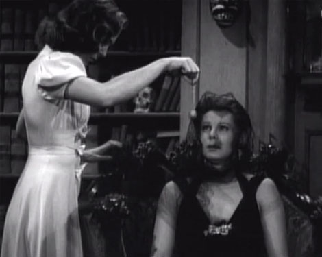 Patricia Stacey and Joan Woodbury in King of the Zombies (1941)