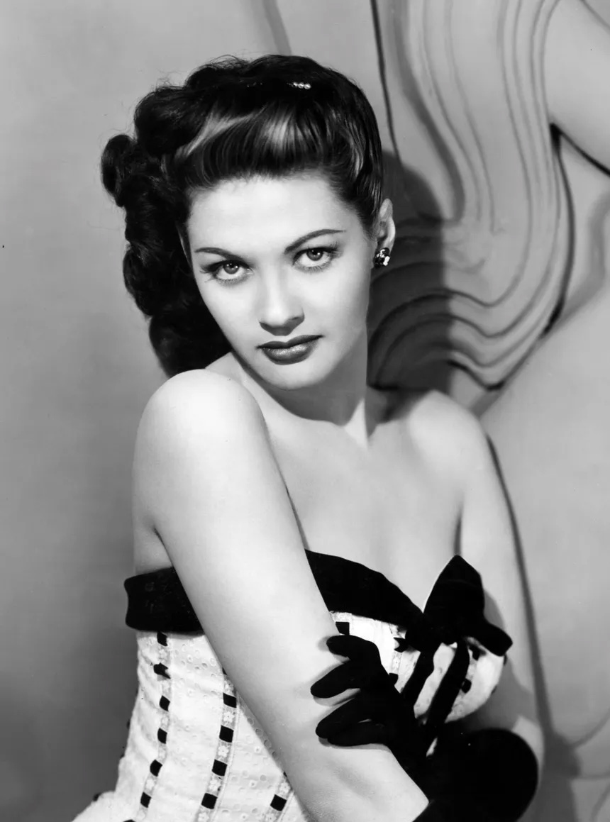 Happy Birthday to Canadian-American actress, dancer and singer Yvonne De Carlo!
